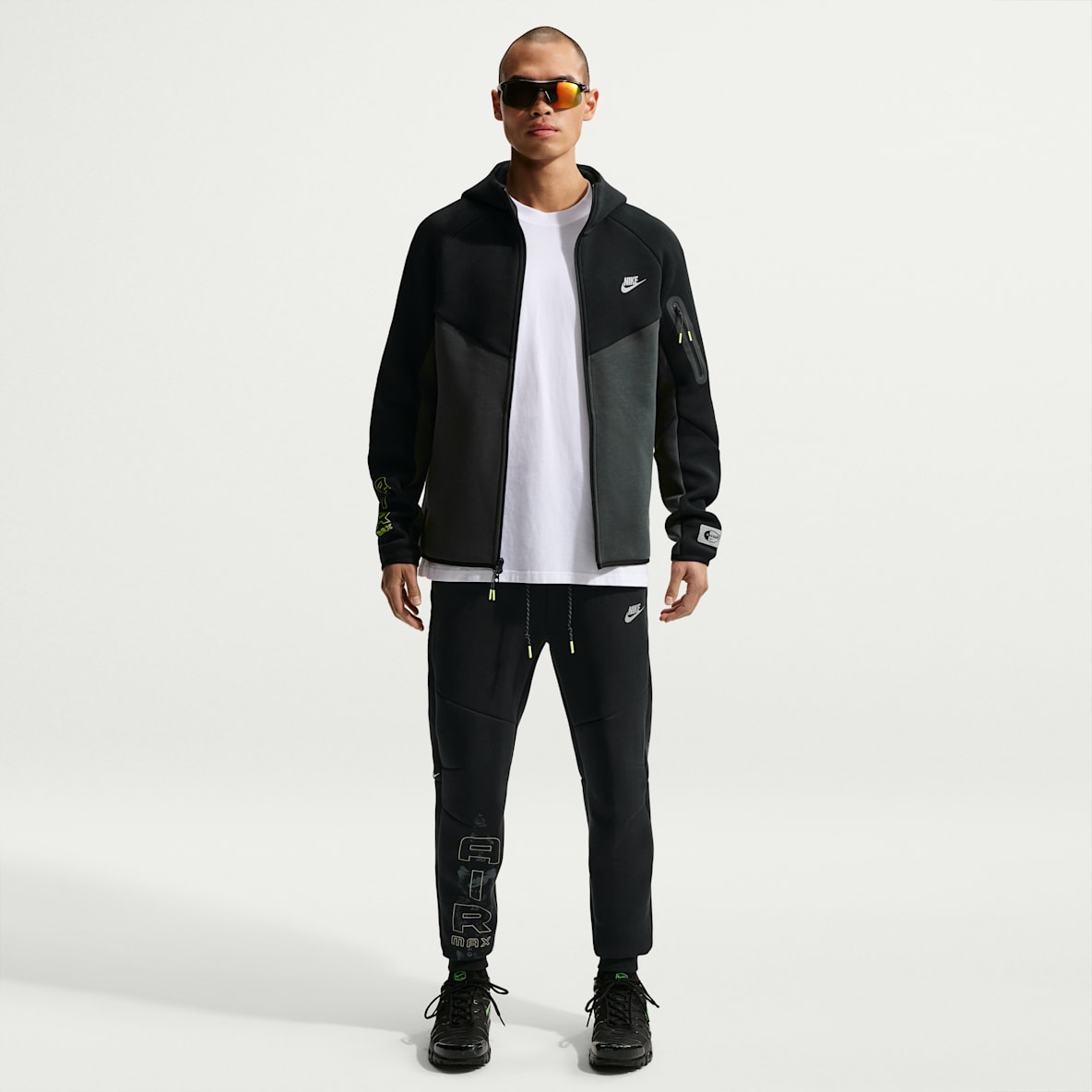 Black Nike Tech Fleece Crops & Capris. Nike.com